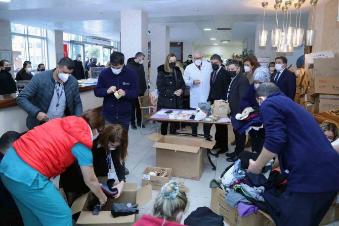 Deü’den Deprem Bölgesine Yardım Eli