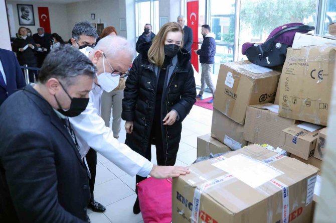 Deü’den Deprem Bölgesine Yardım Eli