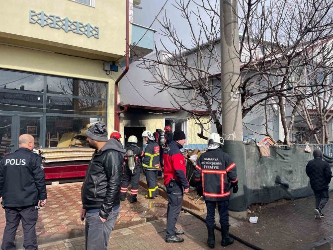 Tek Katlı Evde Çıkan Yangın Söndürüldü