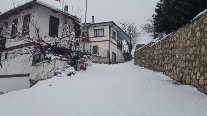 Sakarya’nın Yüksek Kesimlerine Kar Yağdı
