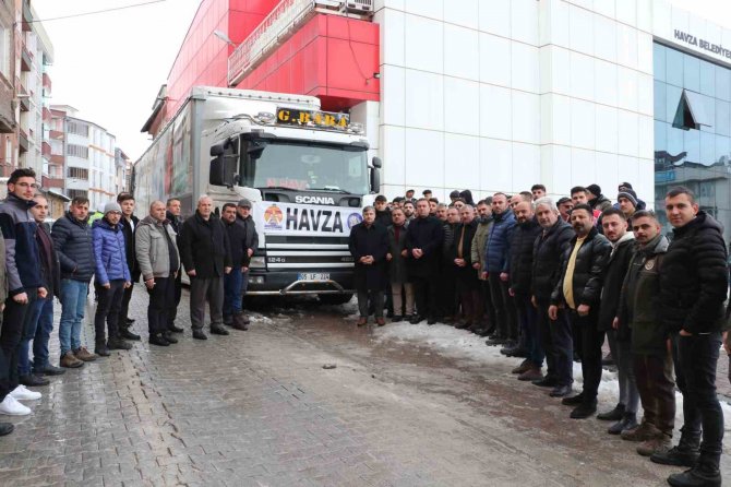 Havza’dan Deprem Bölgesine 4 Tır Yardım