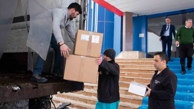 Selçuk Üniversitesinden Deprem Bölgesine Yardım Eli