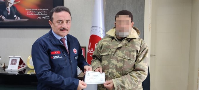Umre Parasını Depremzedelere Bağışladı