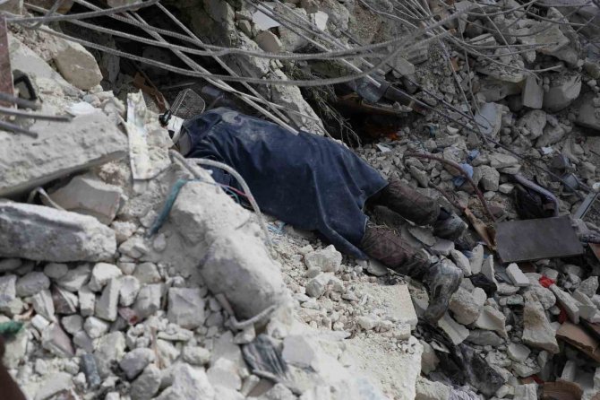 Suriye’de Depremdeki Can Kaybı Bin 250’ye Ulaştı