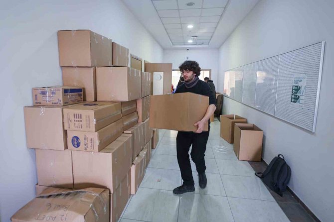 Yaşar Üniversitesi, Depremzedeler İçin Seferber Oldu
