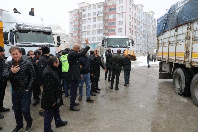 Başkan Vekili Aydın: “Şimdiye Kadar 45 Tırımızın Sevkini Sağladık”