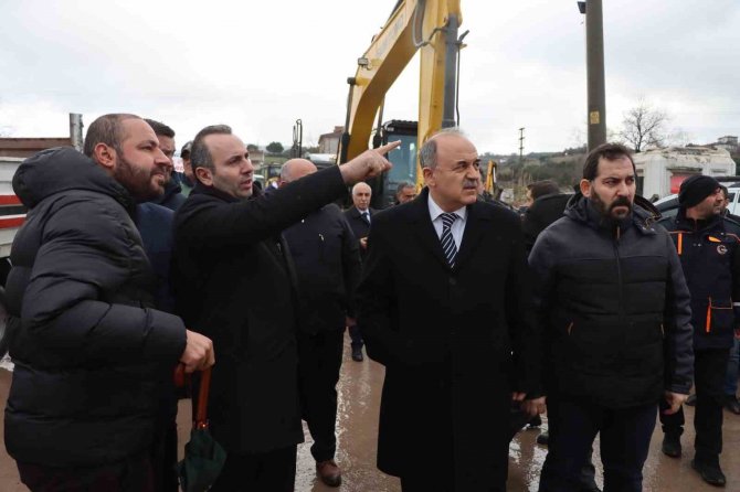 Yalova’dan Hatay’a 42 Ağır İş Makinesi Gönderildi