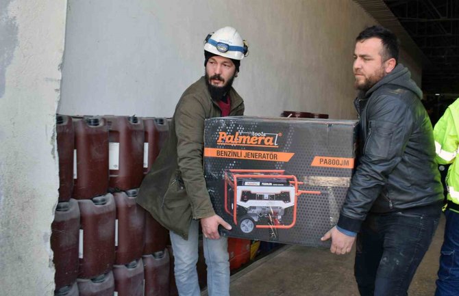 Yk Enerji’den Deprem Bölgesine İş Makinesi Ve Arama Kurtarma Desteği