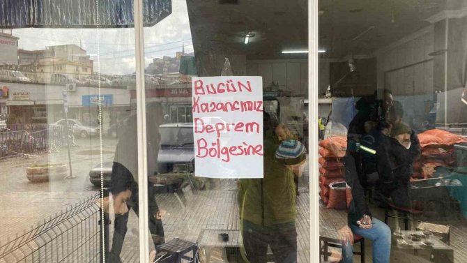 Çay Ocağı İşletmecisi Hasılatını Depremzedelere Bağışlayacak