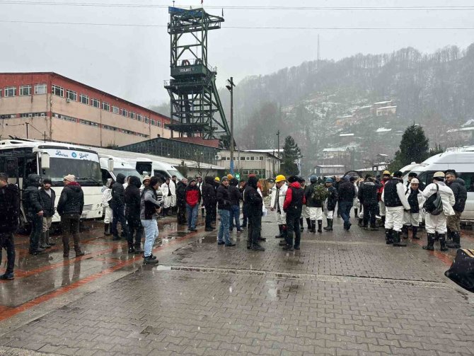 Zonguldak’tan 225 Madenci Deprem Bölgesine Hareket Etti
