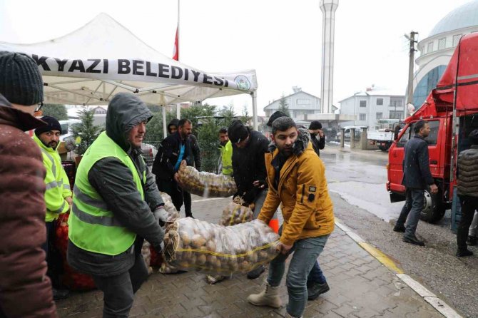 Başkan Soykan Bir Maaşını Depremzedelere Bağışladı