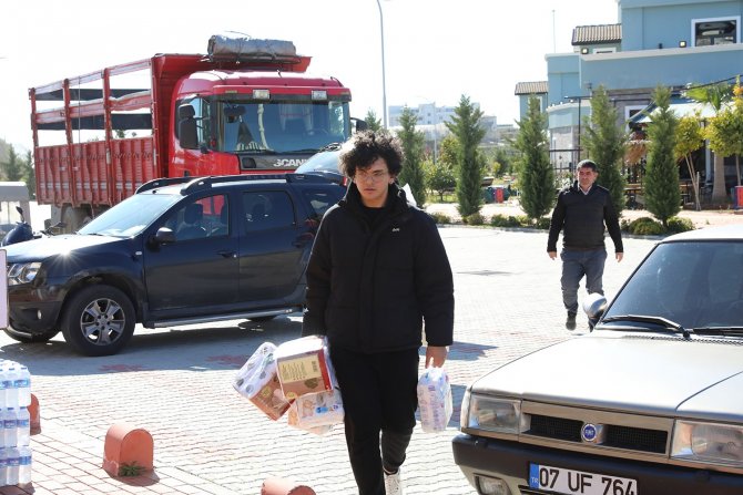 Alkü’den Deprem Bölgesine Bir Tırlık Yardım