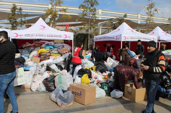 Aydın’dan 138 Yardım Tırı Afet Bölgelerine Gönderildi
