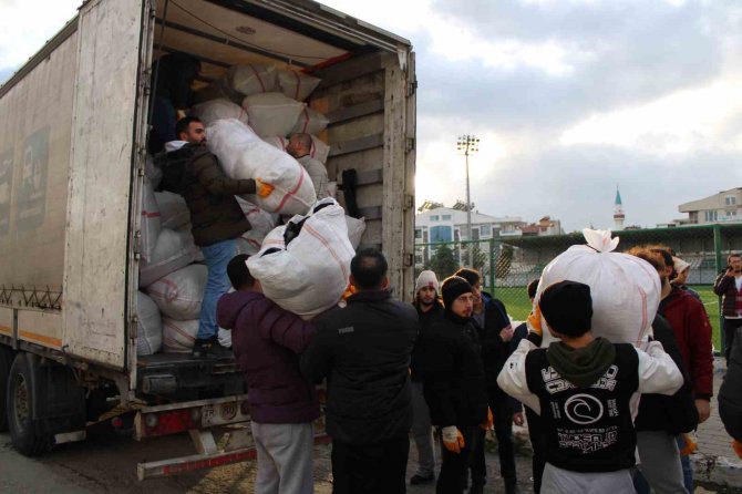 Aydın’dan 138 Yardım Tırı Afet Bölgelerine Gönderildi