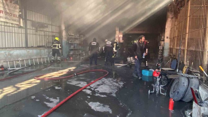 Elektrikli Isıtıcıdan Çıkan Yangın İş Yerini Kullanılamaz Hale Getirdi