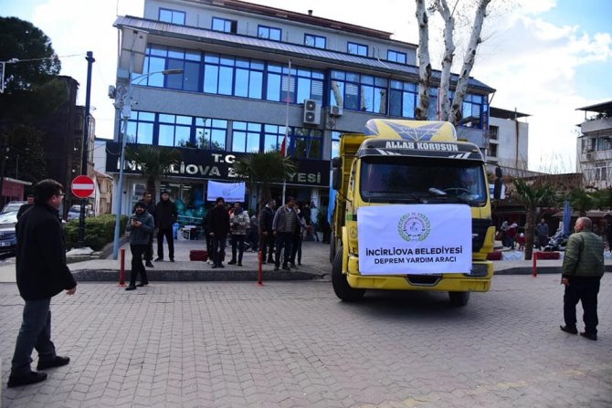 İ̇ncirliova’da Vatandaşlar Deprem Bölgesi İçin Tek Yürek Oldu