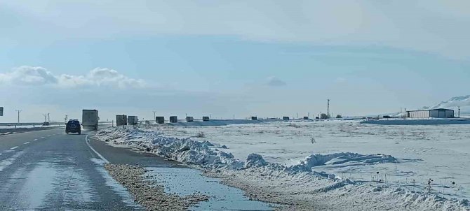 Kardeş Azerbaycan Yardım Konvoyu Deprem Bölgesine Gidiyor