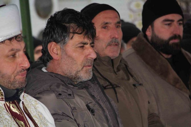 Depremde Hayatını Kaybeden Milli Güreşçi Son Yolculuğuna Uğurlandı