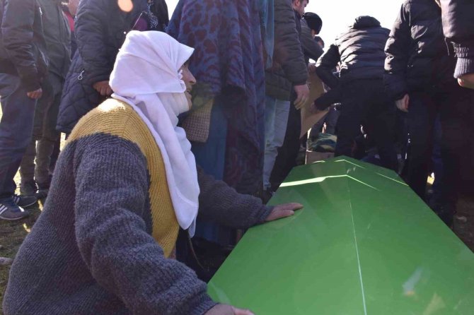 Depremde Hayatını Kaybeden 3 Vatandaş Mardin’de Toprağa Verildi