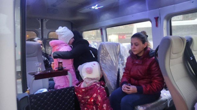 Bandırma Depremzede Aileye Kucak Açtı