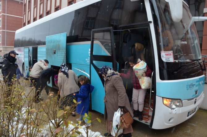 Kocaeli Depremzedelere Kucak Açtı