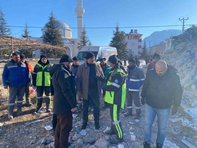 Başkan İ̇brahim Sandıkçı Deprem Bölgesinde Sahada