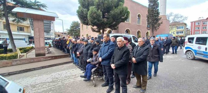 Depremde Hayatını Kaybeden Fatma Gizem Doğan Toprağa Verildi