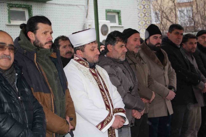 Depremde Hayatını Kaybeden Milli Güreşçi Son Yolculuğuna Uğurlandı