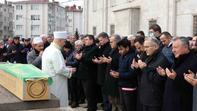 Depremde Hayatını Kaybeden Diş Teknisyeni Ordu’da Toprağa Verildi