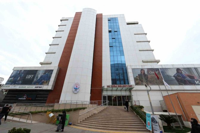 İ̇zmirli Belediyeler Depremzedeler İçin Seferber Oldu