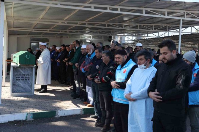 Diyanet İ̇şleri Başkanı Erbaş, Depremde Hayatını Kaybeden Anne Ve Oğlunun Cenaze Namazını Kıldırdı