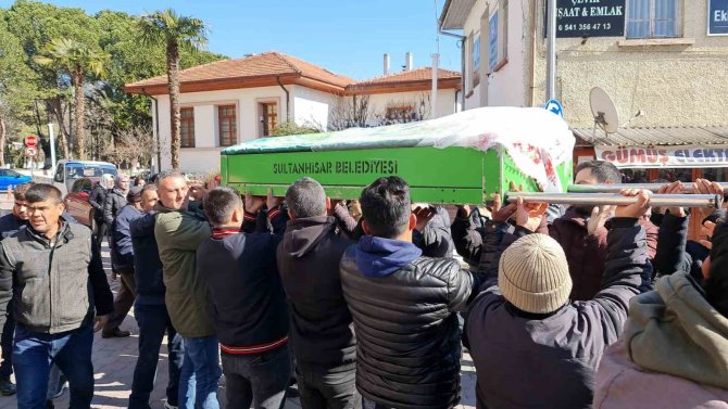 Büşra Öğretmen Son Yolculuğuna Duvağıyla Uğurlandı