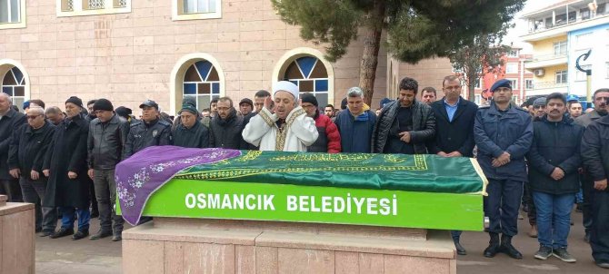 Depremde Hayatını Kaybeden Fatma Gizem Doğan Toprağa Verildi