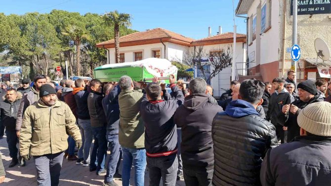 Büşra Öğretmen Son Yolculuğuna Duvağıyla Uğurlandı