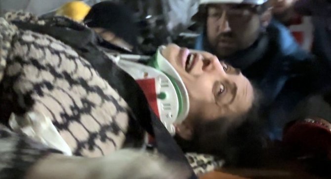 Enkaz Altında 70 Saat Boyunca Mahsur Kalan Abla Ve Kardeşi Böyle Kurtarıldı