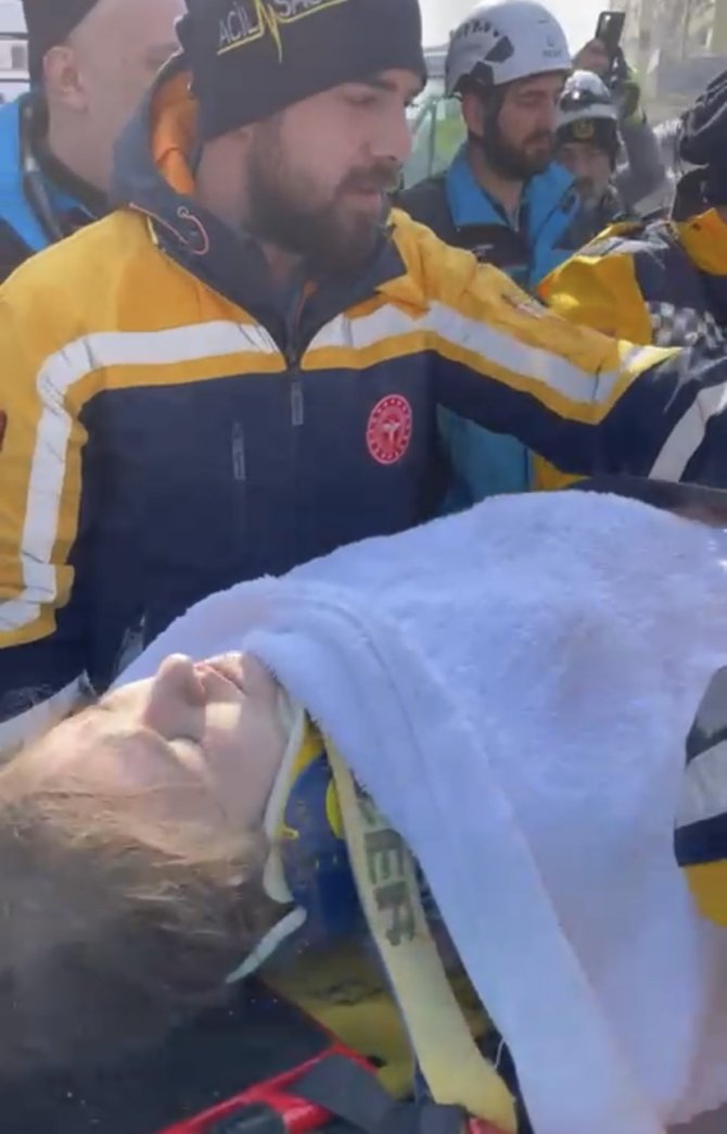 Merve Ve İ̇rem Kardeşler 75 Saat Sonra Kurtarıldı