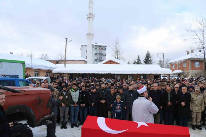 Depremde Hayatını Kaybeden Uzman Çavuş, Ordu’da Topağa Verildi