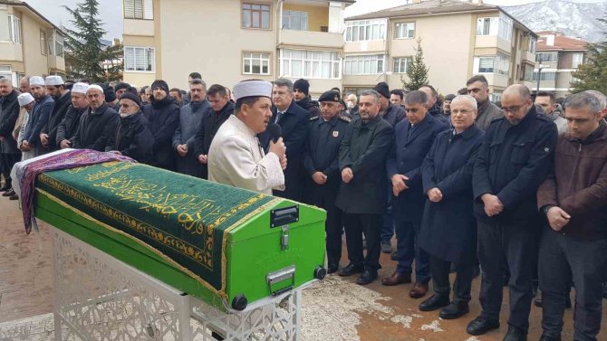 Depremde Hayatını Kaybeden 8 Aylık Hamile Öğretmen Toprağa Verildi