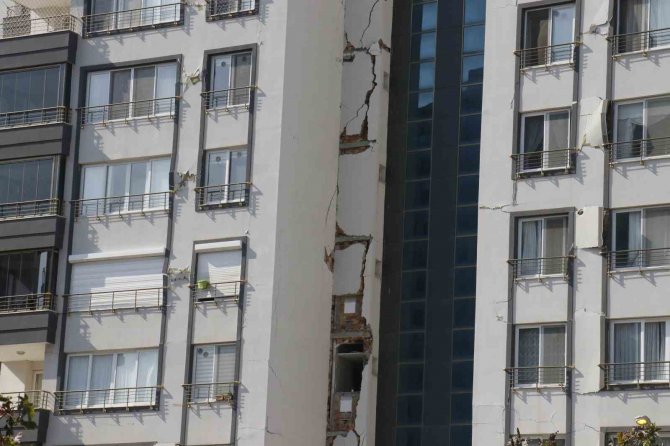 İ̇skenderun’da Tahribat Havadan Görüntülendi