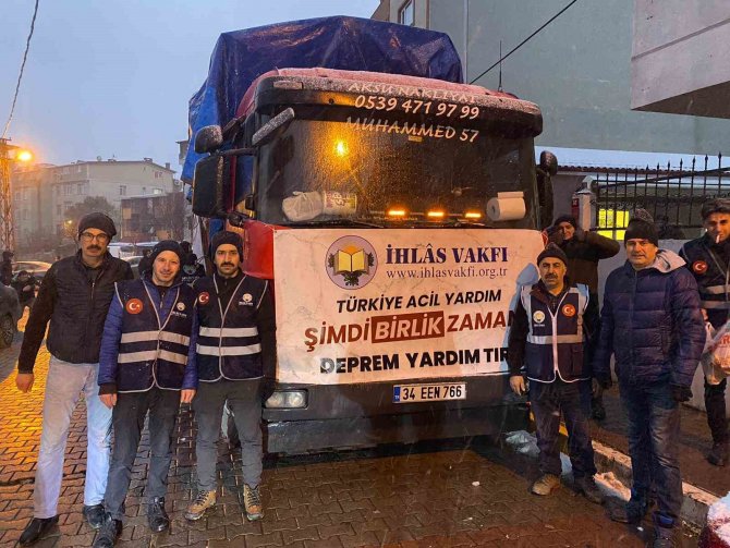 İ̇hlas Pazarlama, Evleri Enkaz Altında Kalan Müşterilerinin Tüm Borçlarını Siliyor