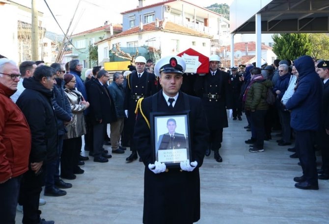 İ̇zmirli Uzman Çavuş Ve Annesi Yan Yana Defnedildi