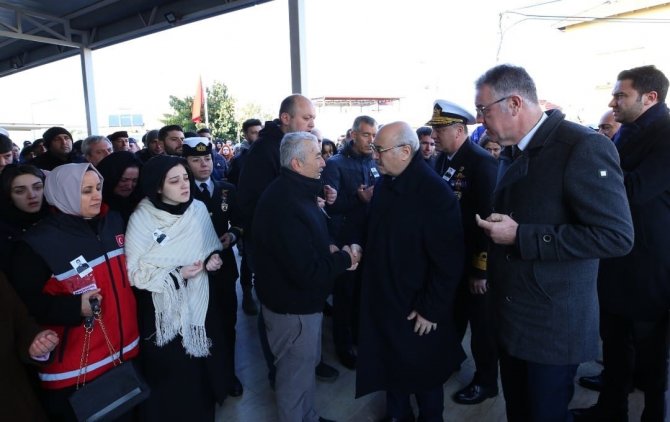 İ̇zmirli Uzman Çavuş Ve Annesi Yan Yana Defnedildi