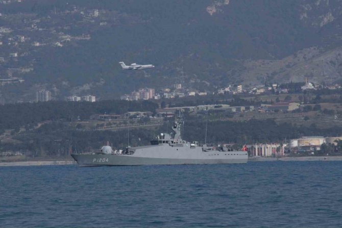 Savaş Gemileri İ̇skenderun Körfezinde