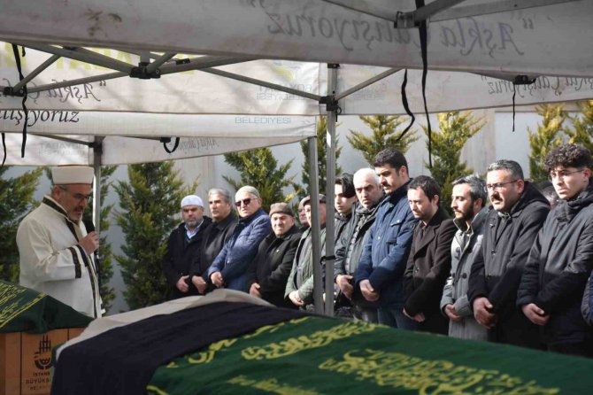 Depremde Hayatını Kaybeden Tepe Ailesi Sinop’ta Toprağa Verildi
