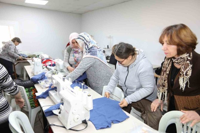 İ̇zmirli Kadınlardan ‘Sıcak’ Dayanışma