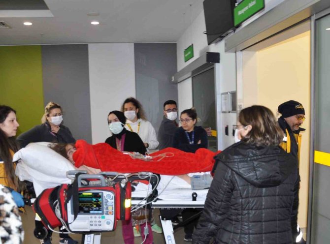 Depremde Yaralanan 4 Çocuk Manisa Şehir Hastanesine Sevk Edildi