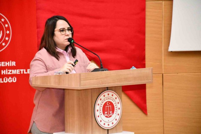 Eskişehir Adliyesi’nde Koruyucu Aile Anlatıldı