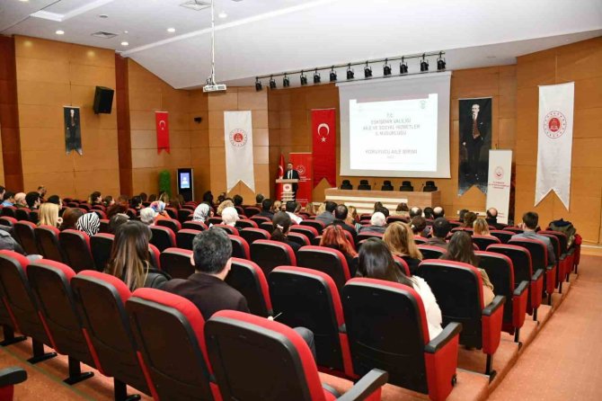 Eskişehir Adliyesi’nde Koruyucu Aile Anlatıldı