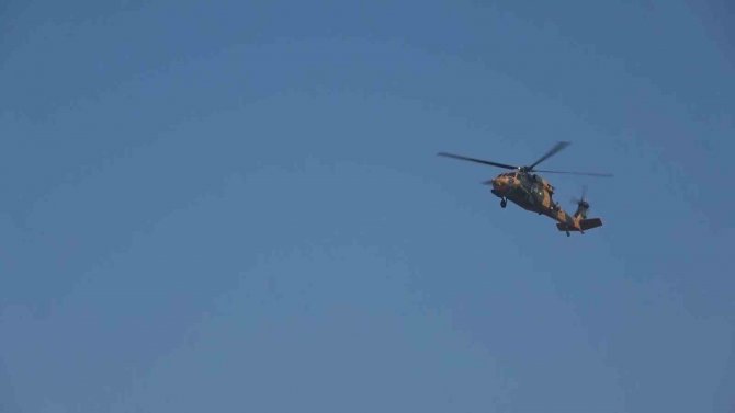 Deprem Bölgesi Hatay’a Askeri Helikopterler İle Yardım Sürüyor