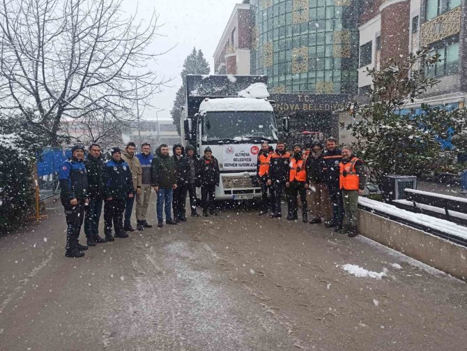 Altınova’dan 7. Tır Yola Çıktı